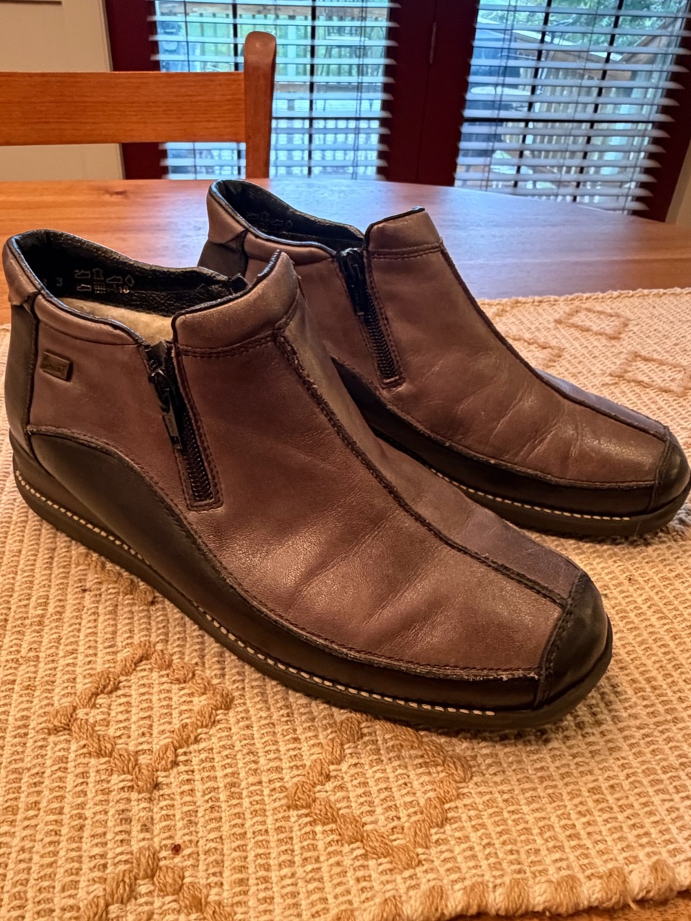 Rieker two-tone leather ankle boots size 7.5